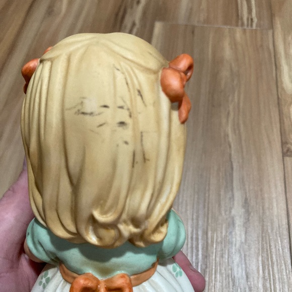 Memories of Yesterday “He Loves Me” from 1990 Figure - Picture 3 of 5